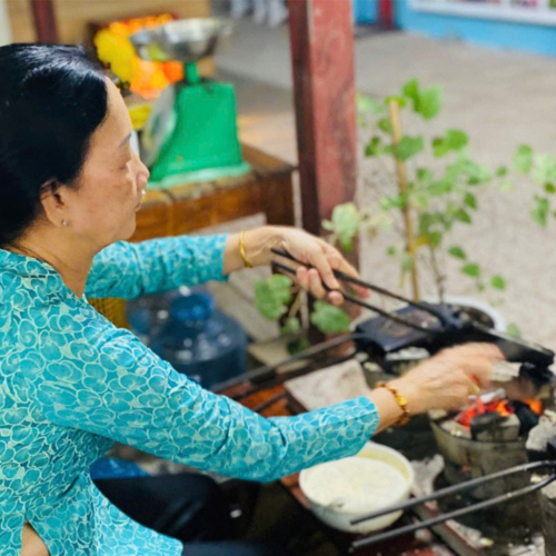 Làm Bánh Dân Gian Nam Bộ Cùng Cô Sáu Tại Tuấn Tường